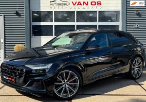 Audi Q8 60 TFSI e quattro Competition S line bij Autobedrijf Van Os Heerhugowaard